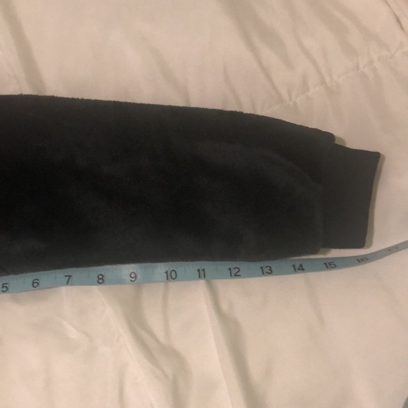 Friends black soft velour feel black sweater - Picture 4 of 7